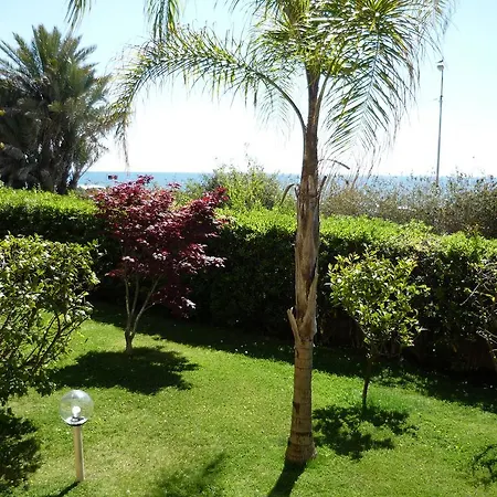 Garden Lido شقة فندقية