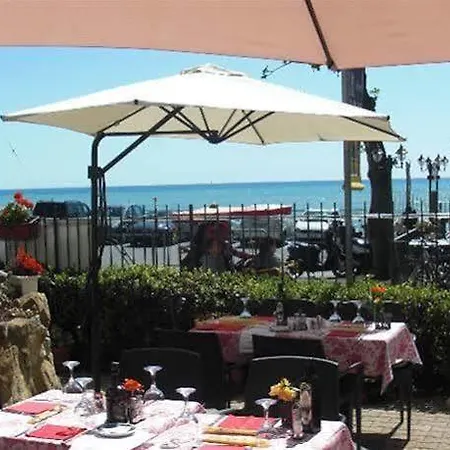 Garden Lido 3*